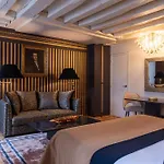 Luxury Apartment Paris Louvre