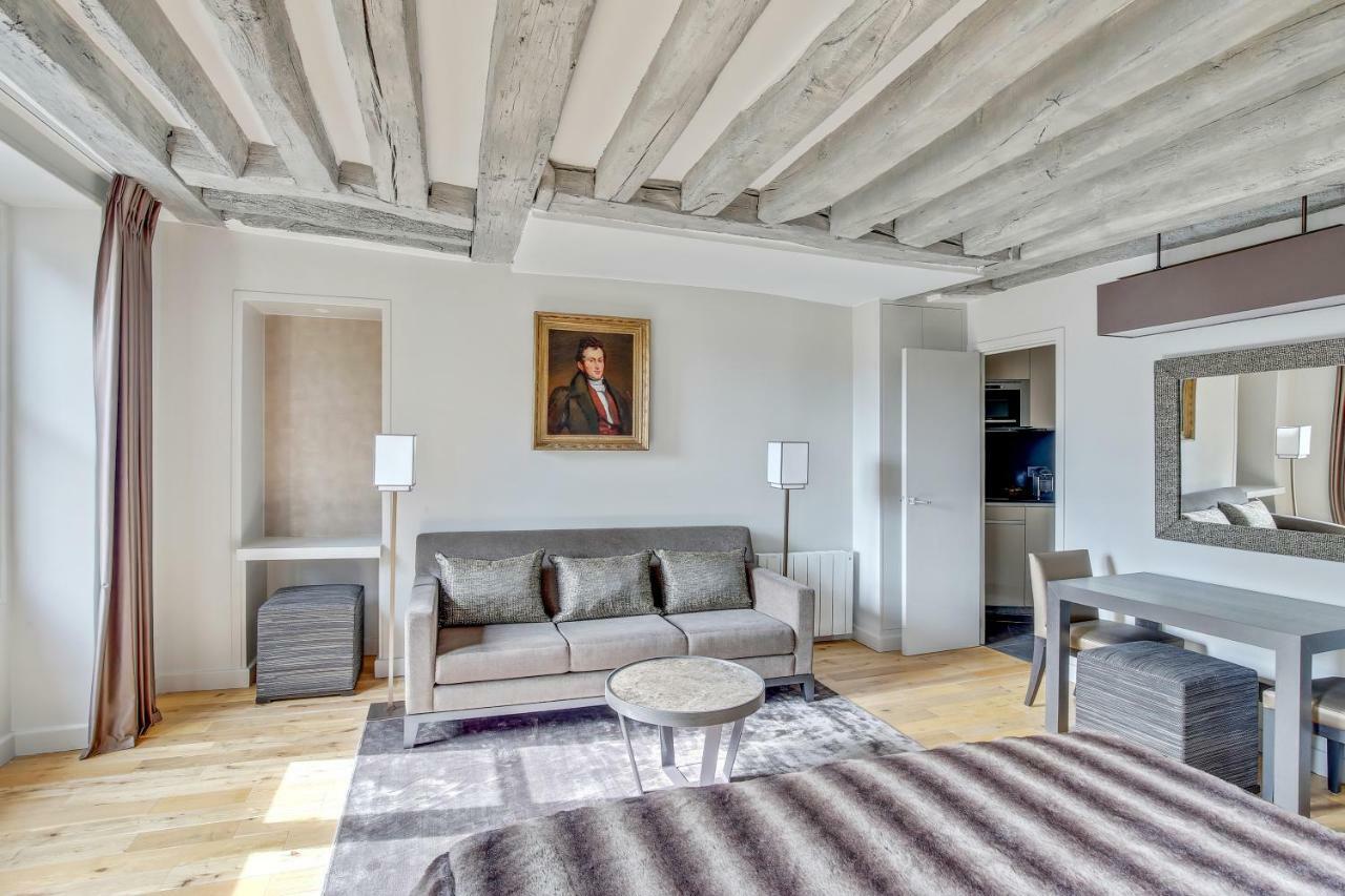Luxury Louvre Apartment
